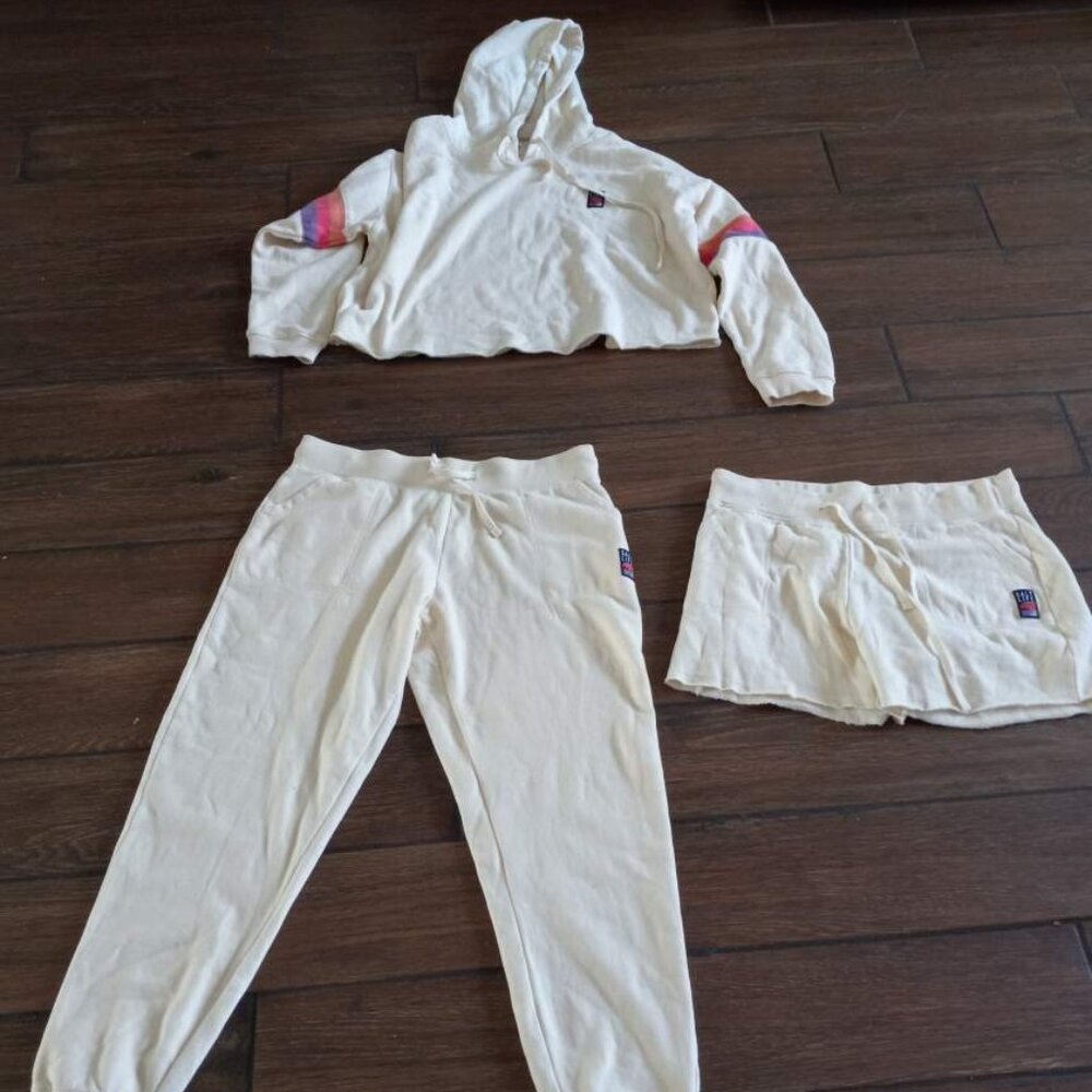SET CREAM COLORED "SALT LIFE"  ACTIVEWEAR: SWEAT PANT, SHORTS AND TOP
